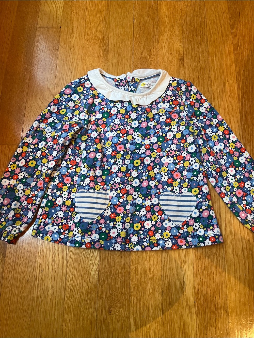 Baby Boden Girls' Floral Long-Sleeve Top with Heart Pockets Size 2-3Y
